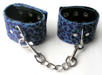 Наручники на цепочке Notabu BDSM, голубой леопард