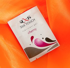 Увлажняющая гель-смазка на водной основе с ароматом вишни Silk Touch Cherry 6 мл