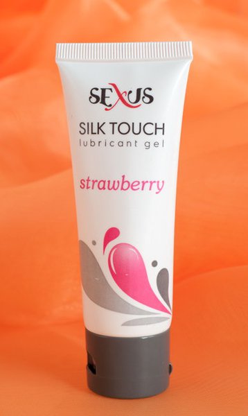 Увлажняющая смазка на водной основе с ароматом клубники Silk Touch Stawberry 50мл