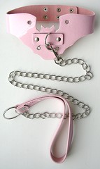 Ошейник Notabu BDSM с цепью-поводком, иск/лак, светло-розовый