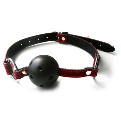 Безопасный кляп Notabu BDSM с отверстиями для дыхания "breathable", черный с бордовым