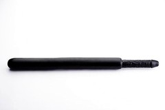 Бита для BDSM из латекса с ручкой-фаллосом, черная, 56,5х2,8/3,9см (уценка)