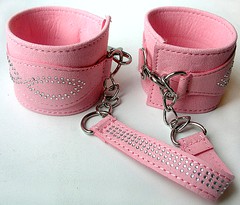 Мягкие розовые наручники Notabu BDSM со стразами