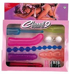 Вибронабор Clond 9 orgasmic kit (мощный вибратор, цепочка, шарики, насадки), цветной, 18,5х3см