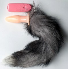 Анальная вибропробка Silver Fox с хвостом